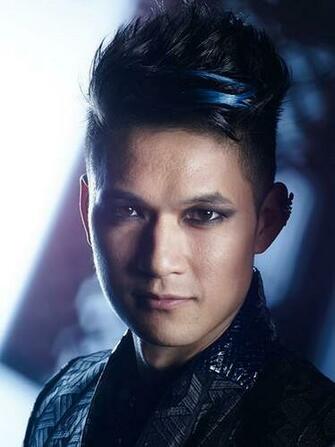 Magnus Bane Shadowhunters Tv Show Wallpaper