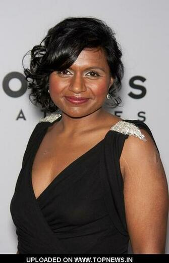 Info Room Actress Mindy Kaling Wallpaper