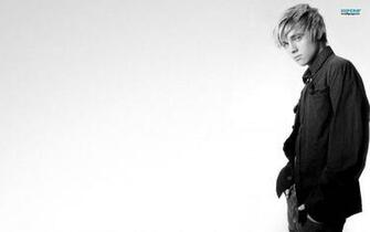 Jesse Mccartney Wallpaper With His Shirt Off Image