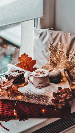 Cozy Autumn Aesthetic Wallpaper