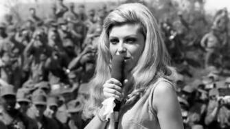 Nancy Sinatra Backdrop Wallpaper