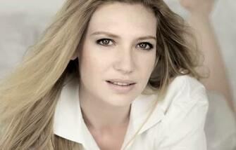 Anna Torv Esquire High Res Image Thecelebritypix Adanih