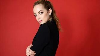 Elizabeth Gillies Aka Liz Photoshoot HD 4k