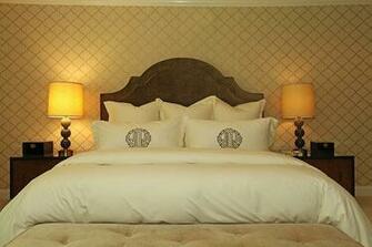 Quatrefoil Wallpaper Transitional Bedroom Jenn Feldman Designs