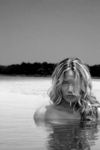 Jennifer Lawrence iPhone Wallpaper