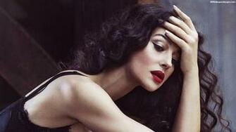 Monica Bellucci Full HD Widescreen Wallpaper