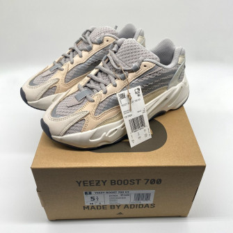 Adidas Yeezy Boost V2 Cream Mens Sneakers Gy7924 Size 5m