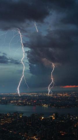 Wallpaper Thunderstorm City Sky Overcast
