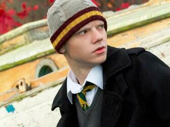 Thomas Brodie Sangster HD Desktop Wallpaper 7wallpaper Net