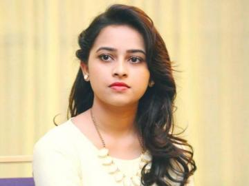 Sri Divya Hq Wallpaper Oneindia