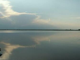 Mirror Reflection Wallpaper Me
