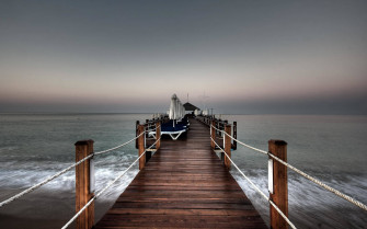 Full Screen HD Desktop Wallpaper