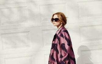 Zoey Deutch Wallpaper Background