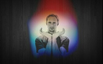 Alexander Skarsg Rd Wallpaper