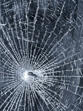 Realistic Cracked And Broken Screen Wallpaper Technosamrat