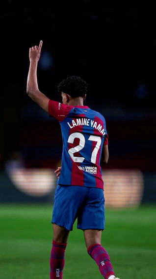 Lamine Yamal Wallpaper