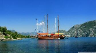 Old Ship At Sea Wallpaper