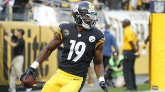 Juju Smith Schuster Walks To Steelers Practice After Bike