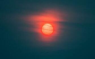 Wallpaper Dusk Sun Red Clouds Haze
