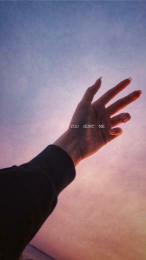 Aesthetic Hands Wallpaper Top Background
