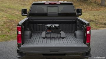 Chevrolet Silverado HD High Country Bed Fifth Wheel