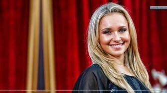 Hayden Panettiere Smiling In Black Dress Theater Wallpaper