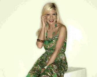 Tori Spelling Wallpaper Celebrities