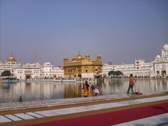 Old Golden Temple Wallpaper Dresses