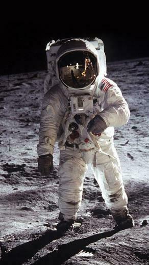 Astronaut Wallpaper For Galaxy S5