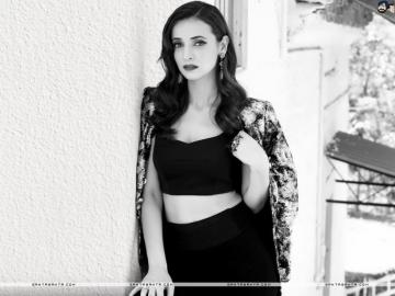Sanaya Irani S Stunning Monochrome Picture