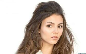 Victoria Justice Sexy Face Wallpaper In Celebrities