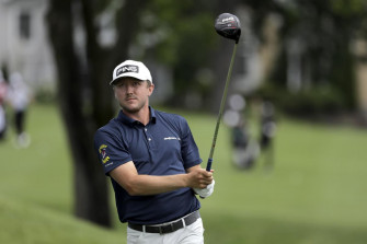 Mackenzie Hughes One Stroke Back At The Rbc Heritage Wallpaper