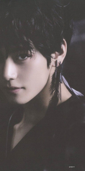 Kim Taehyung Black Aesthetic Swan Pictures