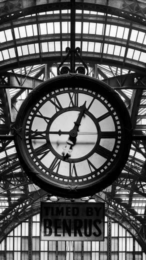Best Wallpaper For All iPhone Retina Clock Penn Station