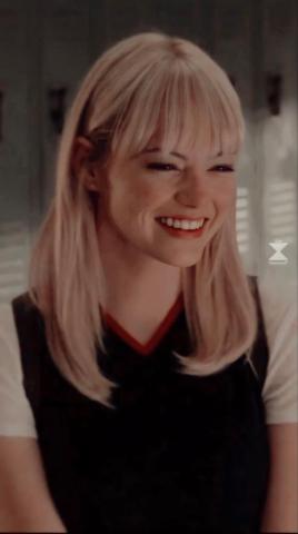 Gwen Stacy Wallpaper In Emma Stone