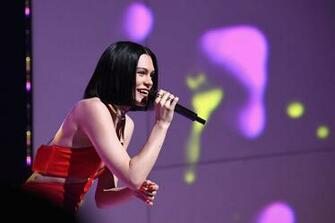Jessie J Flashlight Signal