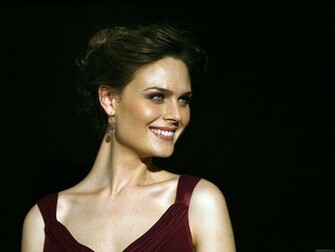 Emily Deschanel Wallpaper