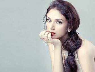 Aditi Rao Hydari Hq Wallpaper
