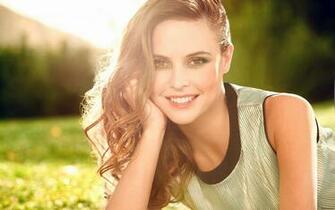 Josie Maran Wallpaper Collection For