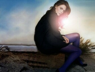 Emily Deschanel Wallpaper