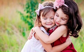 Cute Babies Hugging HD Wallpaper