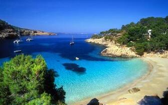 Resorts In Spain Wallpaper And Image Pictures Photos