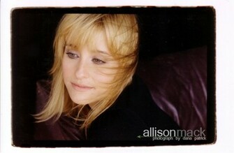 Allison Mack Wallpaper Best Pictures
