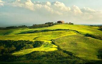 Tuscany Prairie Landscape Theme Wallpaper