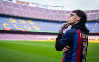 Visita De Luar La L A Spotify Camp Nou Wallpaper