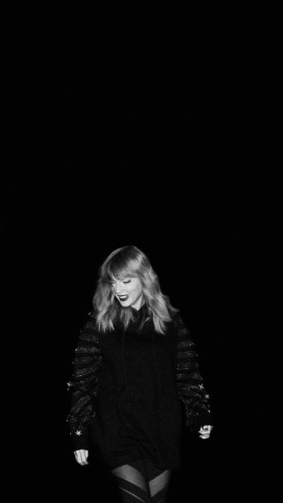 Black And White Taylor Swift Wallpaper