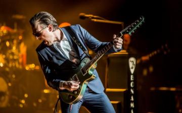 Joe Bonamassa HD Wallpaper Background Image