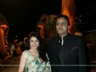 Husband At Videocons Venuegopal Dhoots Daughter Marriage Wallpaper