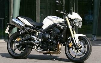 Triumph Street Triple Wallpaper Siguiente