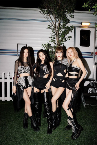 Photos Blackpink S Jisoo Jennie Ros And Lisa Take Coachella